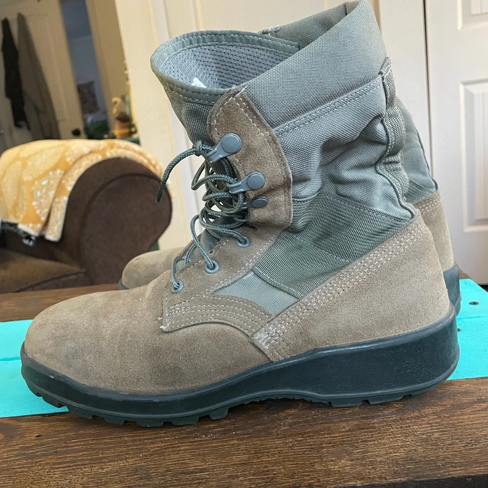 Belleville Boots 9.5 R Vibram Soles USA Steel Toe